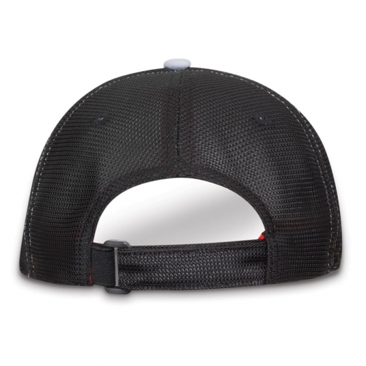 Casquette à devant rigide